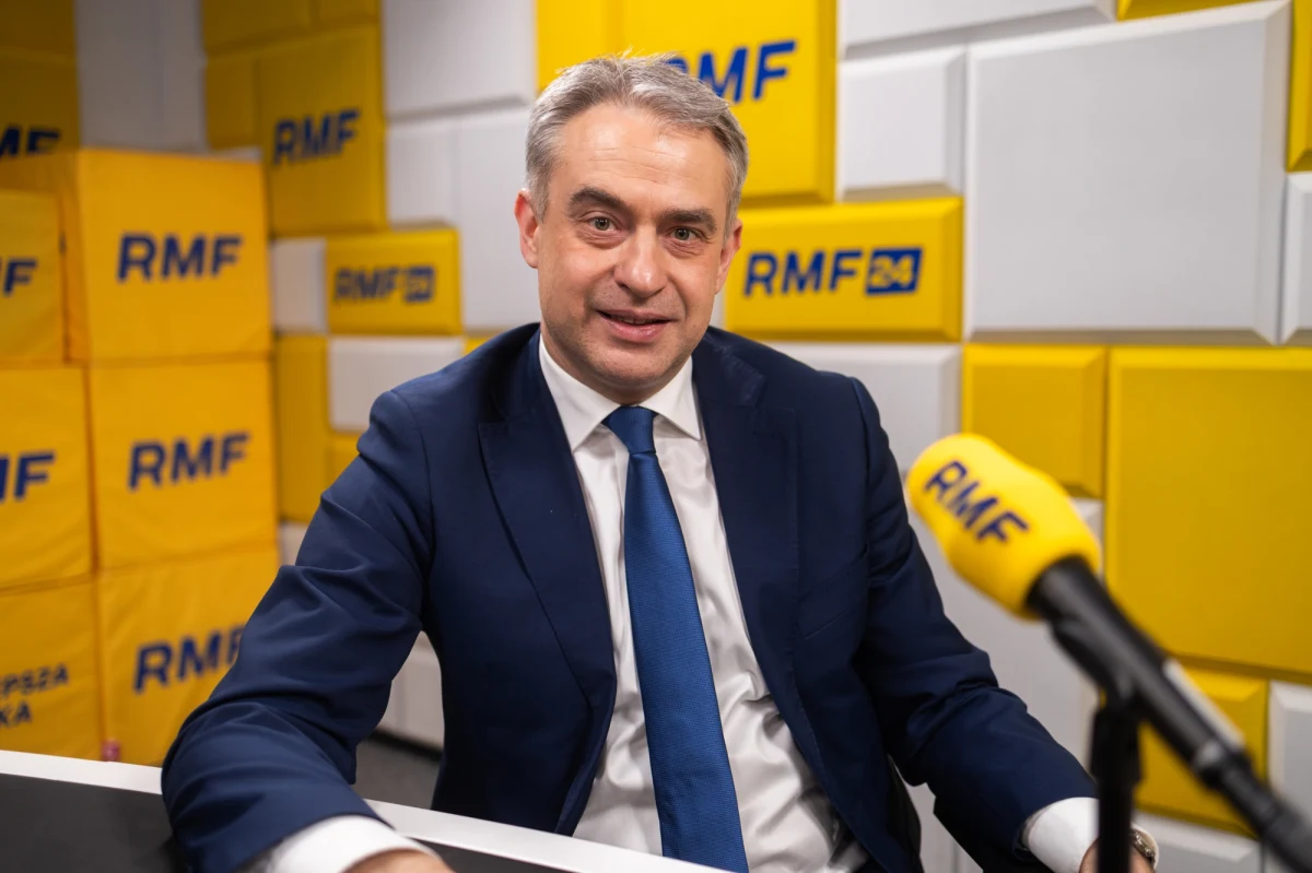 "Cyfrowe czołgi już tu są. To był najpoważniejszy atak na infrastrukturę energetyczną, który miał na celu wyłączenie prądu obywatelom pod koniec grudnia" - powiedział w Popołudniowej rozmowie w RMF FM minister cyfryzacji Krzysztof Gawkowski. Podkreślił, że Polska miała do czynienia z sabotażem ze strony rosyjskiej. "Byliśmy bardzo blisko blackotu" - ocenił.