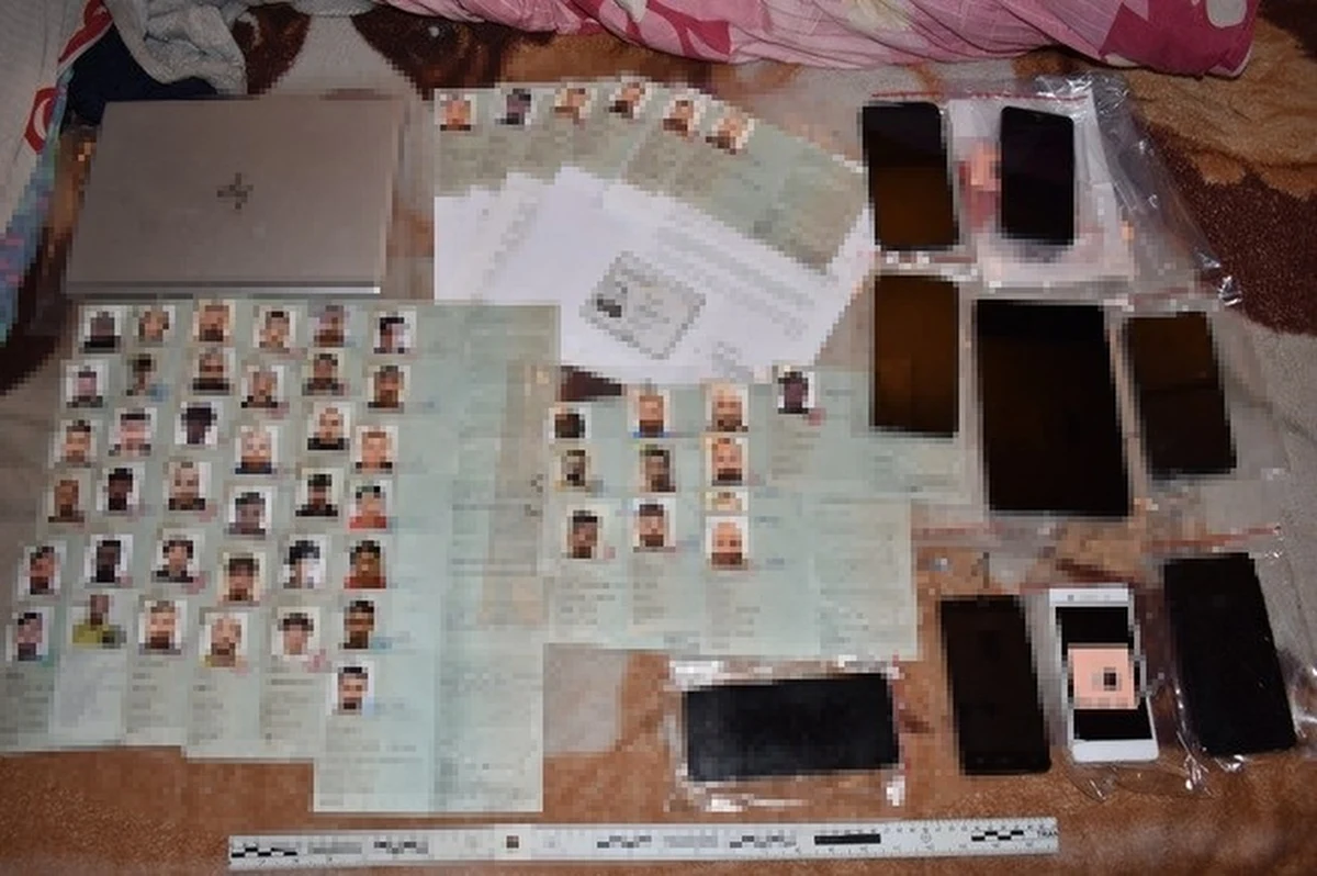 Zarzut nielegalnego przerzutu do Niemiec 15 cudzoziemców usłyszała kobieta działająca w organizacji niosącej pomoc migrantom na polsko-białoruskim pograniczu. To pierwsze efekty wielowątkowego śledztwa podlaskiej straży granicznej i Wydziału Wojskowego Prokuratury Okręgowej w Warszawie.