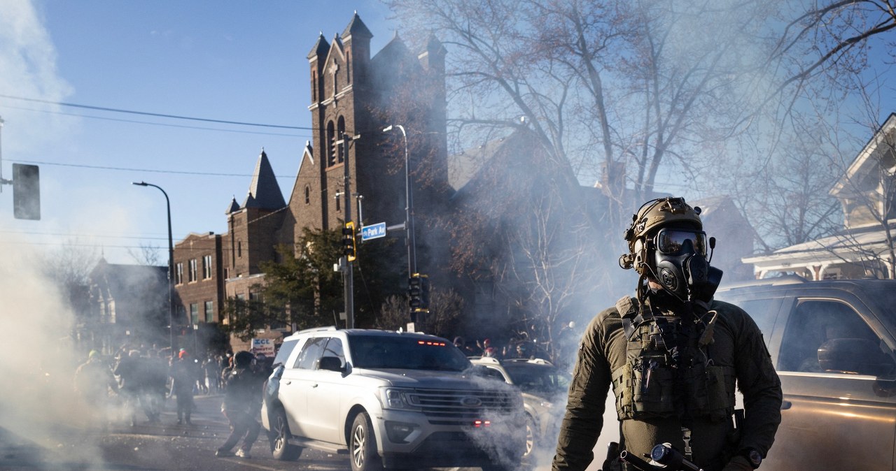 Eskalacja po protestach w Minneapolis. Agenci użyli radykalnych środków