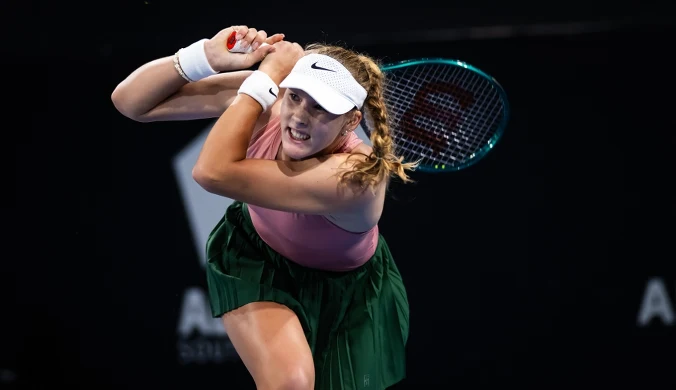 Andriejewej puściły nerwy, wymierzyła serię ciosów. Kuriozalne tłumaczenie