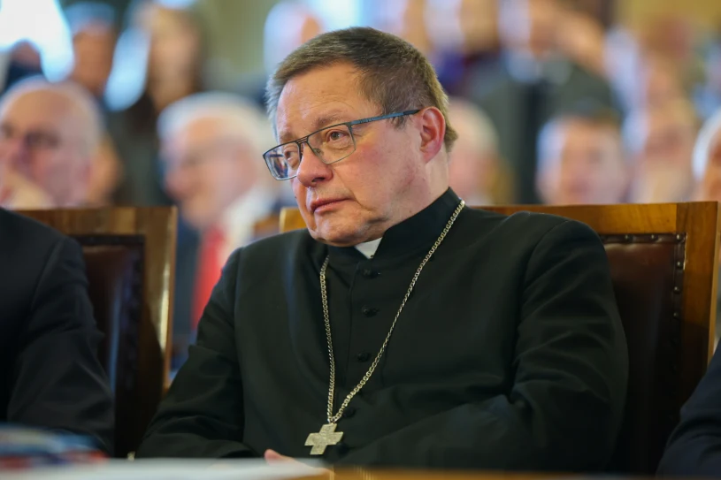 Niepokojące nagrania z kardynałem Rysiem. Kuria zabrała głos