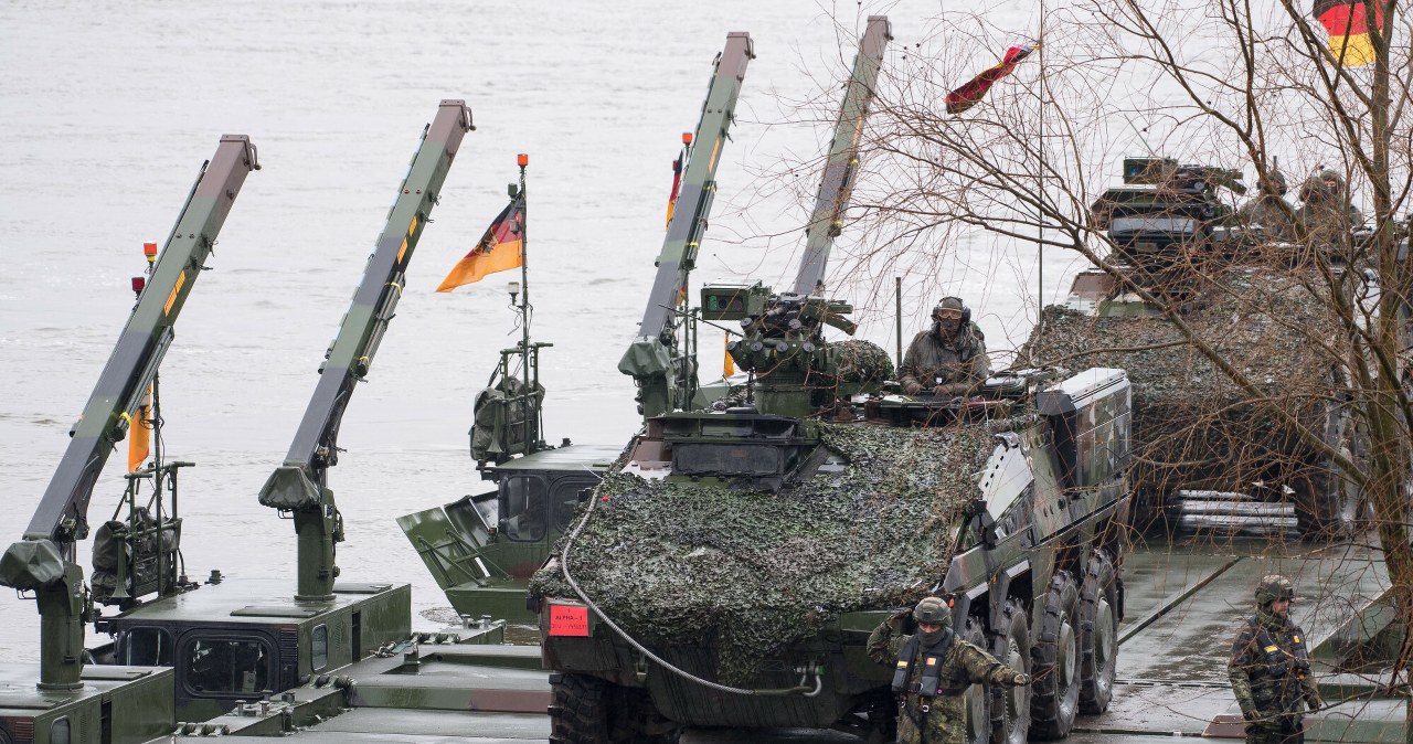 wiadomości,aktualności,Interia Niemiecka amia ma rosnąć w siłę. Tymczasem ruszyła lawina wniosków