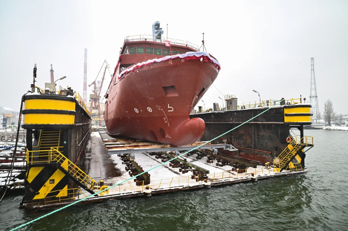 Uroczystość chrztu i wodowania drugiego z serii okrętu rozpoznania radioelektronicznego dla polskiej Marynarki Wojennej odbyła się w środę w stoczni Remontowa Shipbuilding w Gdańsku. Jednostka otrzymała nazwę ORP Henryk Zygalski i zasili 3 Flotyllę Okrętów.