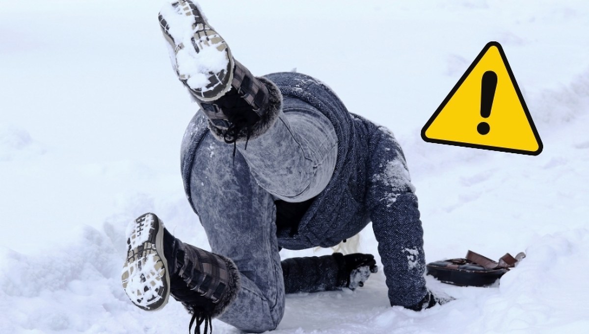 Chodniki śliskie i niebezpieczne. Na SOR w Toruniu tłumy