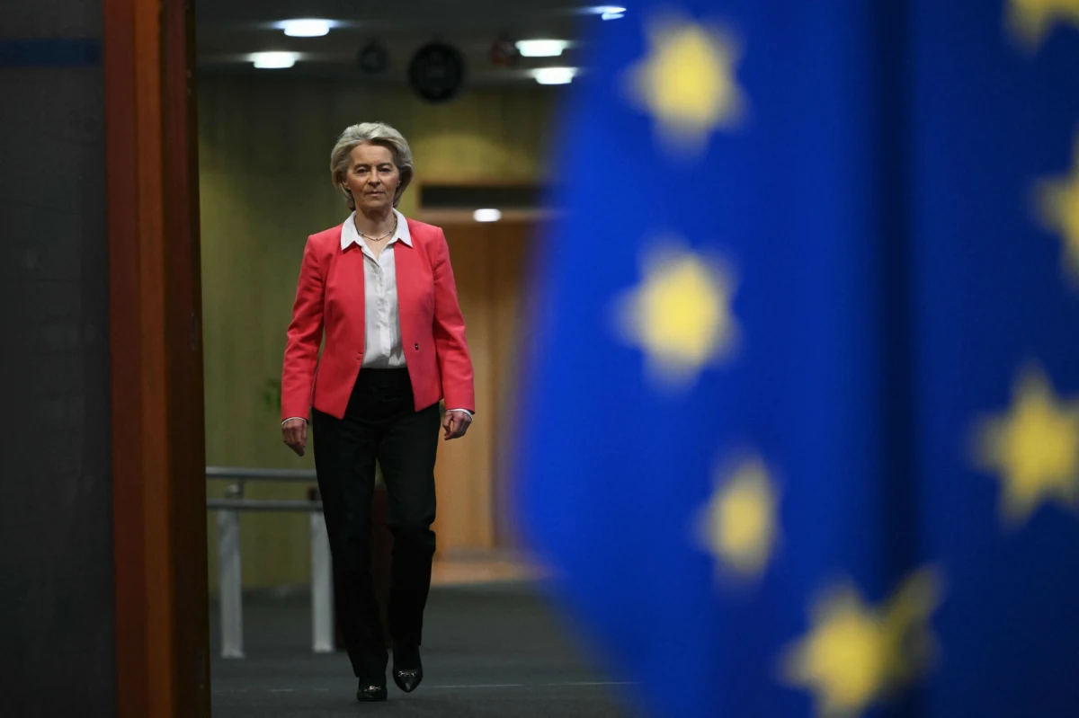 Komisja Europejska podpisze kolejną umowę handlową w tym miesiącu - tym razem z Indiami. Umowa ma być na finiszu i ma być inna niż ta z Mercosurem. Szefowa KE Ursula von der Leyen, która próbuje uspokoić eurodeputowanych w sprawie Mercosuru, zapewniała za zamkniętymi drzwiami europosłów, że umowa z Indiami "nie obejmie rolnictwa". Informację tę potwierdził dziennikarce RMF FM unijny dyplomata: "Wyłączone są wrażliwe towary rolne". KE poinformowała wczoraj o nowej umowie także unijnych ambasadorów, a dzisiaj sprawą zajmie się unijny Komitet Polityki Handlowej. Ponowienie kwestia umowy trafi na posiedzenie ambasadorów 21 stycznia. 