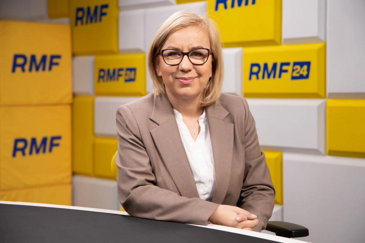 "Próba nieuprawnionego logowania się do systemu przez osoby, które nie miały prawa wyborczego, w sposób masowy, jest ingerencją z zewnątrz" - powiedziała w Porannej rozmowie w RMF FM Paulina Hennig-Kloska z Polski 2050, szefowa resortu klimatu i środowiska. "Nie jesteśmy w stanie sami tego wyjaśnić. Zakłócanie w Polsce pracy systemów informatycznych jest przestępstwem. W tym zakresie złożymy zawiadomienie do prokuratury, żeby ustalić, czy to zorganizowana akcja czy spontaniczne działanie ludzi" - dodała.