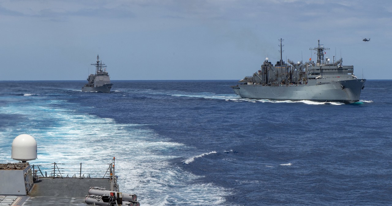 Grupa uderzeniowa płynie na Bliski Wschód. Media ujawniły decyzję Pentagonu