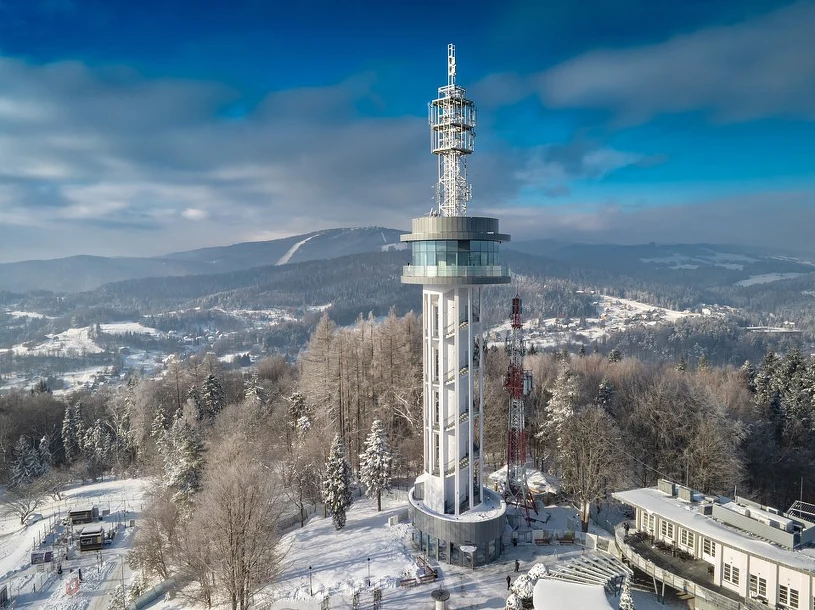 36 metrów i widok na Beskidy oraz Tatry. Nowa wieża kusi atrakcjami