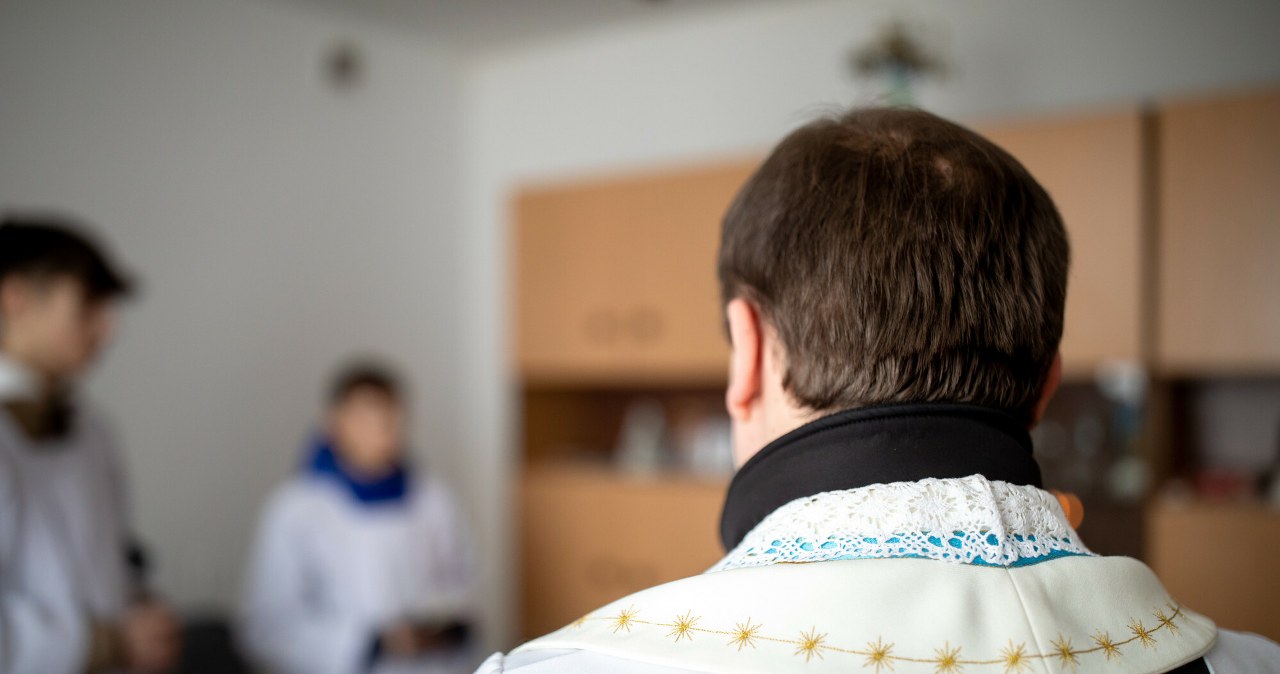 Ile w tym roku dać księdzu po kolędzie? Duchowny odpowiada