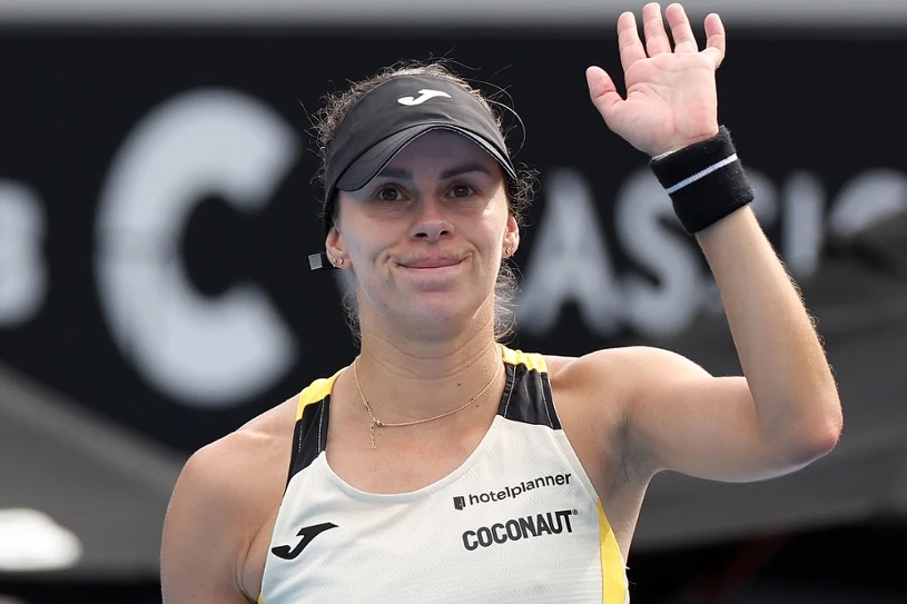 Piękna pogoń Linette od stanu 3:6, 0:2. O półfinale zdecydował trzeci set