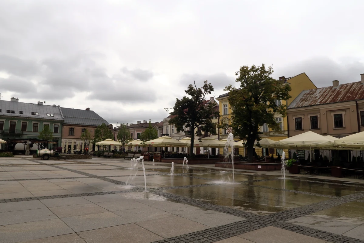 Rada miasta przyjęła w czwartek budżet Kielc na 2026 rok. Było to drugie podejście do przyjęcia dokumentu; w grudniu projekt nie zyskała poparcia. Brak uchwalenia budżetu mógł skutkować przejęciem prac nad planem finansowym przez Regionalną Izbę Obrachunkową.