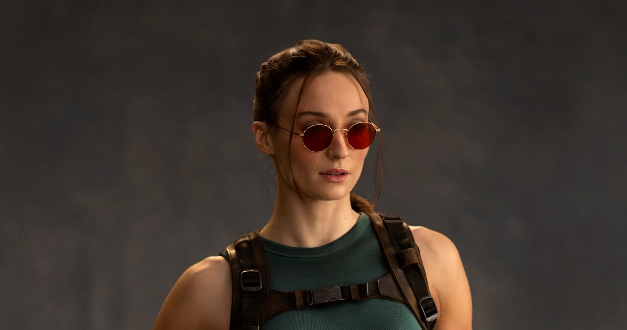 Oto nowa Lara Croft w serialu Amazona. Sophie Turner olśniewa w tej kreacji?