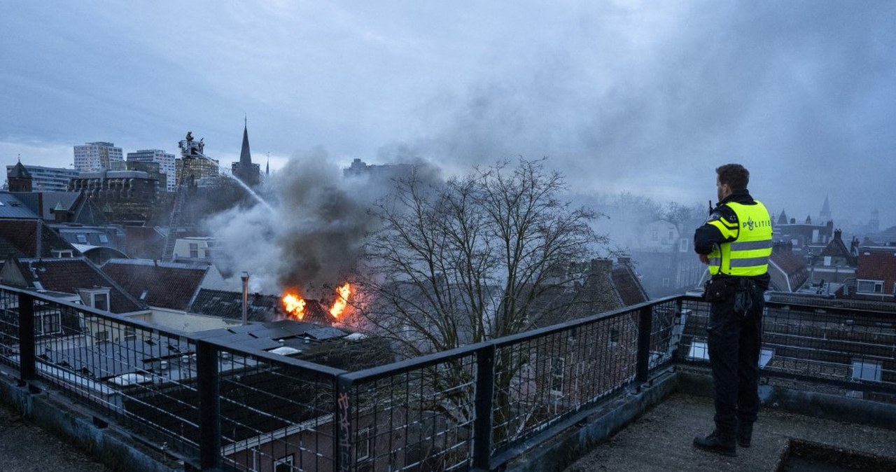 Seria eksplozji w kraju UE. Utrecht pokryły kłęby dymu