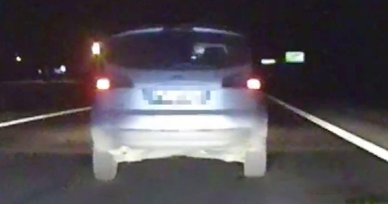 Pościg za 24-latkiem. Z auta wyrzucił sejf z 80 tys. zł