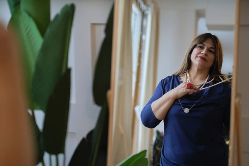 Cecha ludzi pewnych siebie. Zwróć uwagę na jeden element garderoby