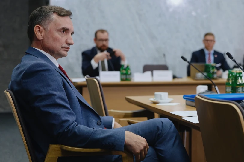 "Mam wątpliwości". Poseł PiS o azylu Ziobry na Węgrzech