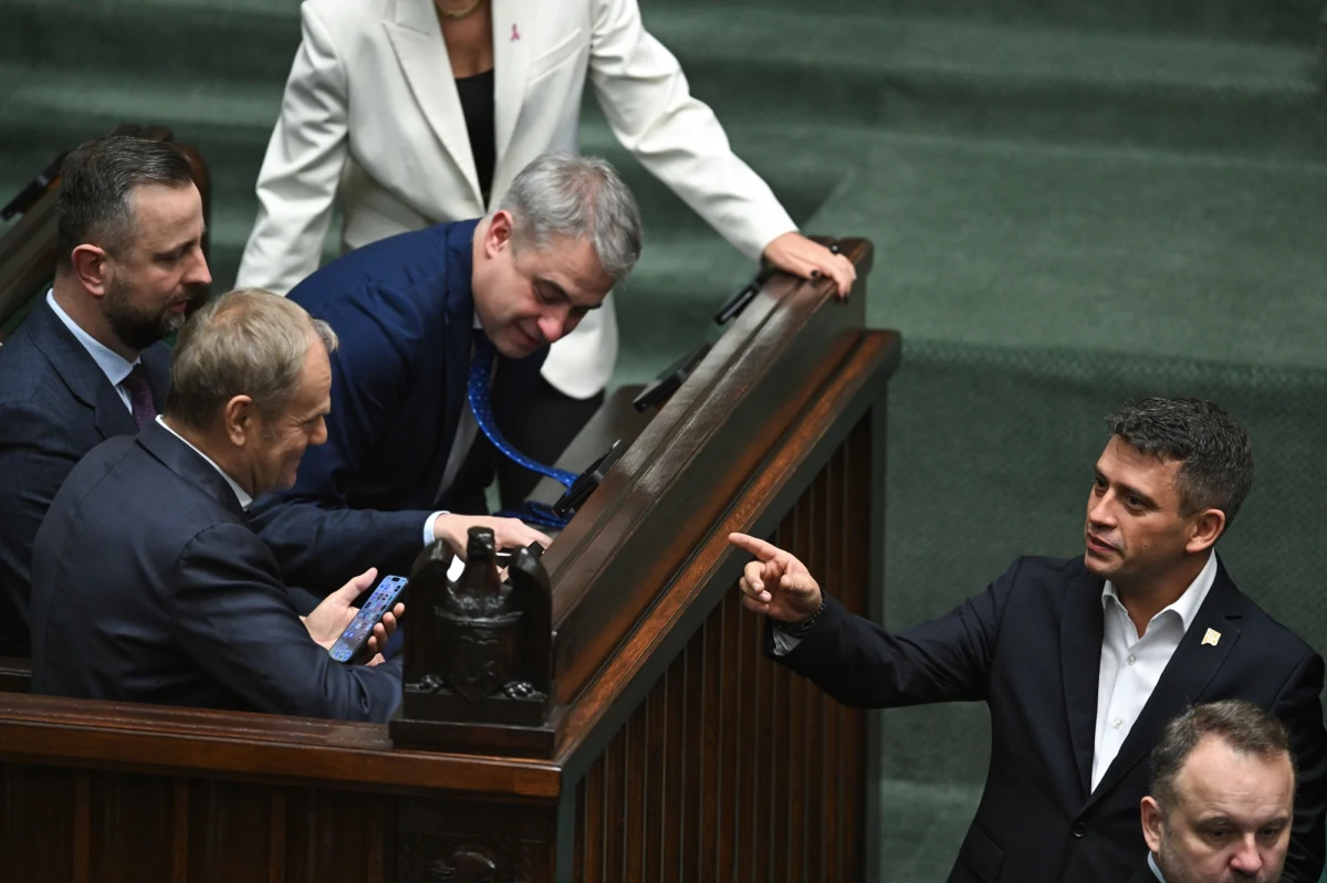 Najnowszy sondaż Opinia24 przeprowadzony na zlecenie RMF FM pokazuje, że większość Polaków nie popiera pomysłu, by Polska 2050 objęła stanowisko wicepremiera w rządzie Donalda Tuska. Badanie ujawnia także, które grupy społeczne najczęściej sprzeciwiają się temu rozwiązaniu.