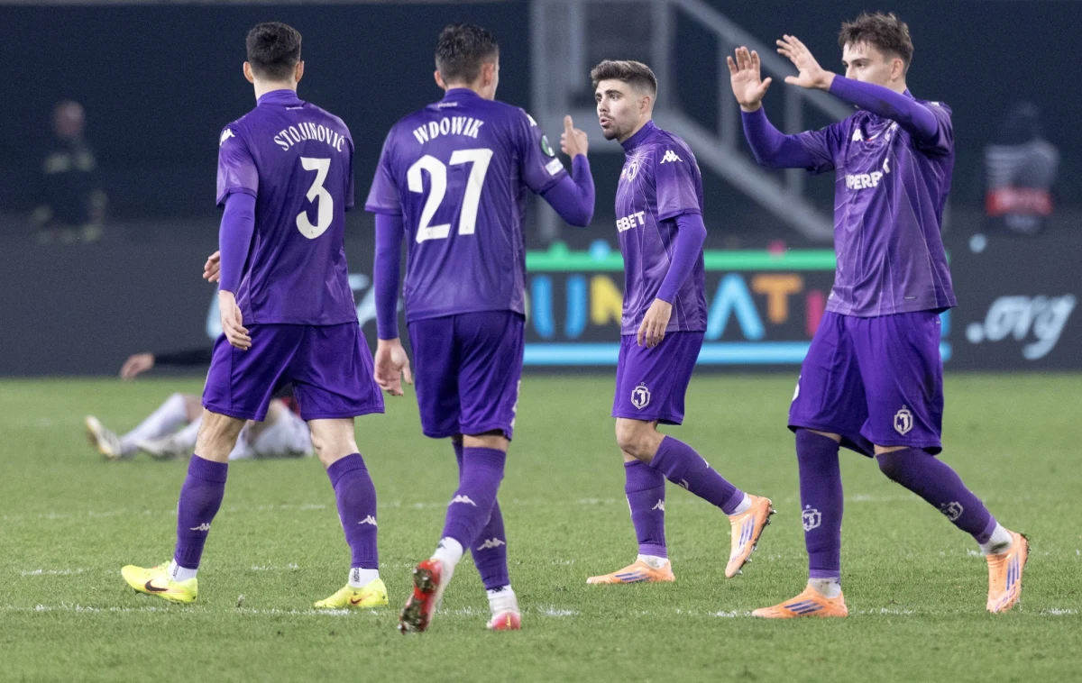 Polskie ekipy poznały rywali w barażach o awans do 1/8 finału piłkarskiej Ligi Konferencji. Lech Poznań zagra z fińskim KuPS Kuopio, a Jagiellonia Białystok - z włoską Fiorentiną.