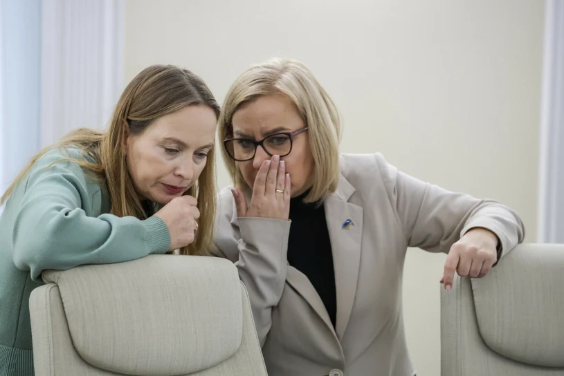 Konflikt w rządzie narasta. W tle 1,5 mld zł z UE, na które czekają Polacy