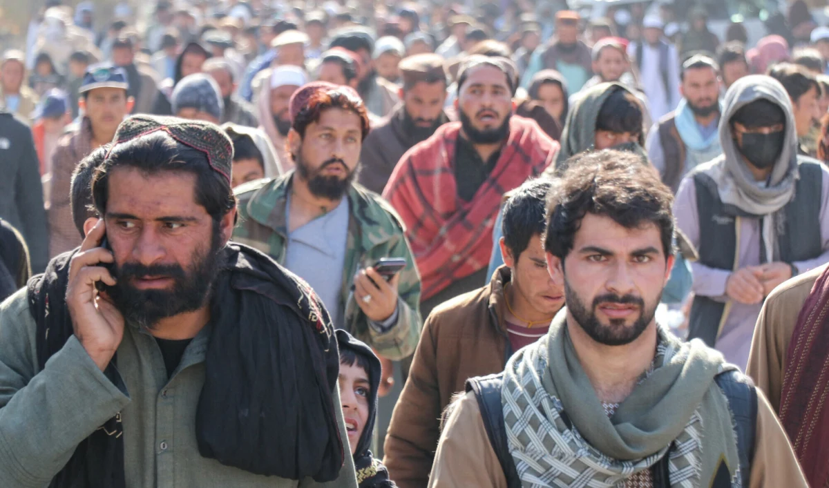 Wśród najwyższych władz Afganistanu narasta konflikt - dwie frakcje talibów spierają się o przyszłość kraju, a głównymi punktami zapalnymi są prawa kobiet i dostęp do internetu. BBC ujawnia kulisy tego podziału, który może zaważyć na losach milionów Afgańczyków.