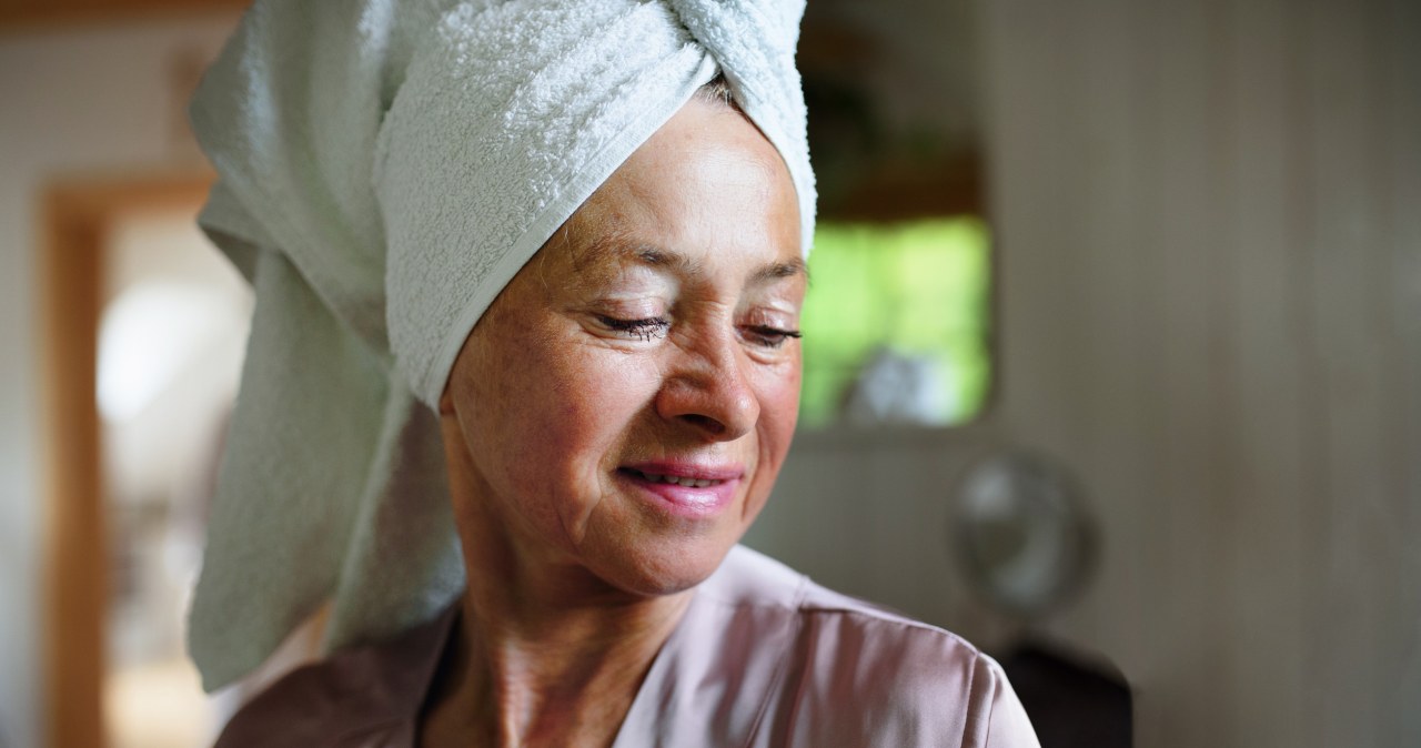 Puch zamiast tafli. Prosty błąd niszczy zimą naszą fryzurę