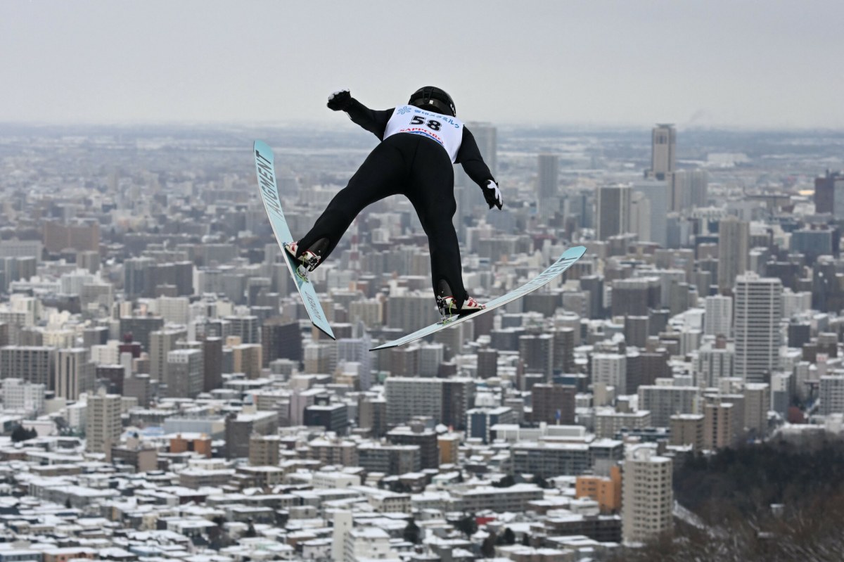 PŚ w skokach narciarskich w Sapporo: Wygrał Prevc, Polacy daleko