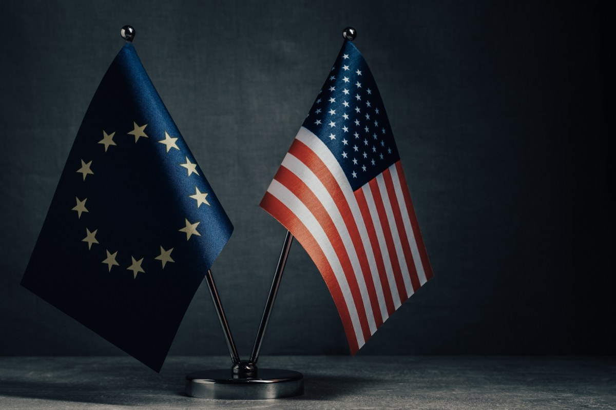 UE zwołuje nadzwyczajne spotkanie. Chodzi o groźby Trumpa