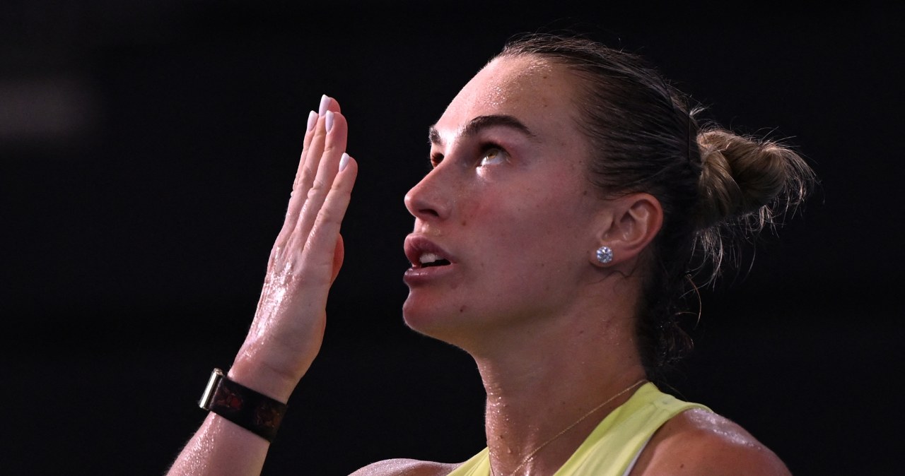 Sabalenka przełamana na starcie przez rywalkę. Dwa sety na Rod Laver Arena