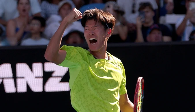 123 miejsca różnicy, pięć setów. Student pokonał faworyta na AO. Sensacja