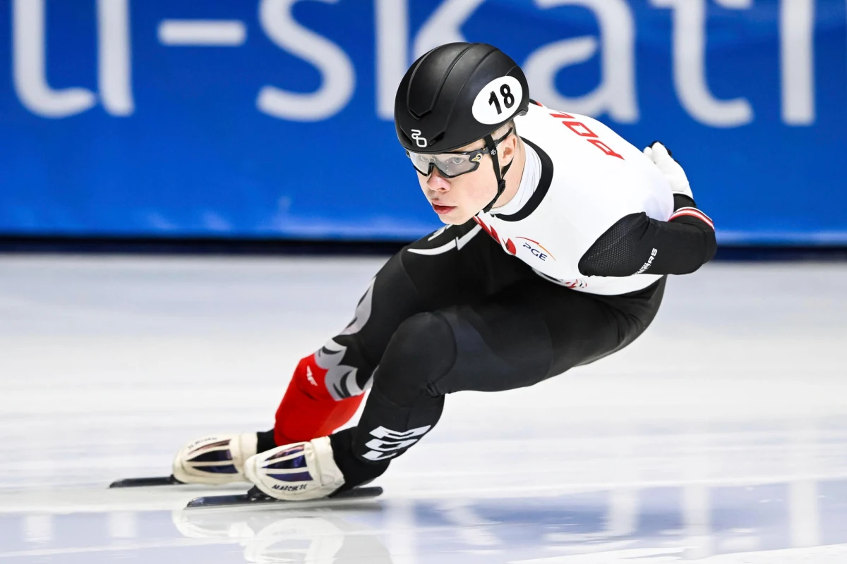 Reprezentanci Polski wywalczyli srebro podczas mistrzostw Europy w short tracku w Tilburgu. To historyczny wynik Biało-Czerwonych. Zawody obfitowały w emocje aż do ostatnich sekund rywalizacji.