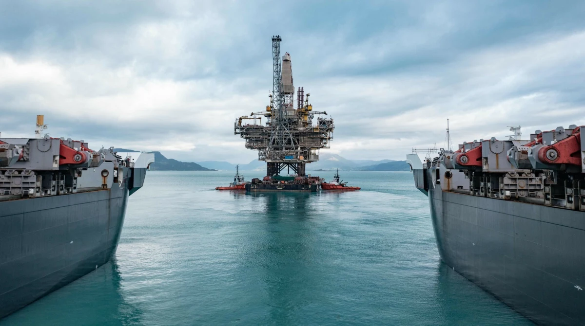 Od początku rosyjskiej agresji na Ukrainę Norwegia odnotowała rekordowe zyski ze sprzedaży surowców energetycznych. Według szacunków Roberta Naessa z Nordea Bank Oslo zarobiło dodatkowo równowartość biliona złotych, podczas gdy pomoc dla Ukrainy wyniosła zaledwie 54 miliardy złotych. Skalę wsparcia Norwegii dla Ukrainy niektórzy komentatorzy oceniają jako "niemoralną".