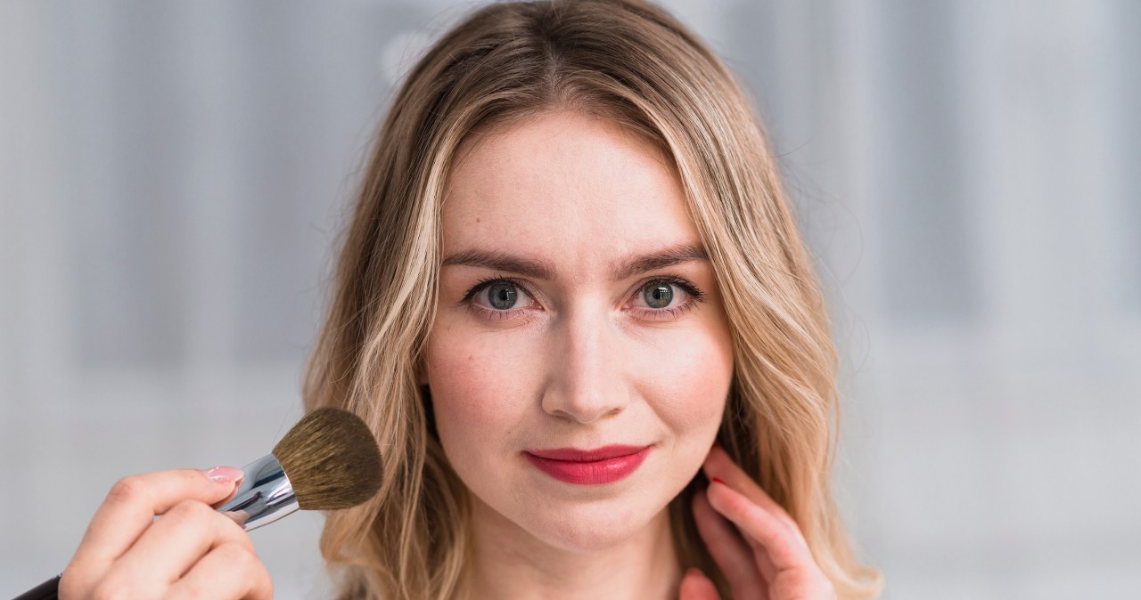 Co to znaczy, iż podkład się ciastkuje? Praktyczne porady dla każdej skóry