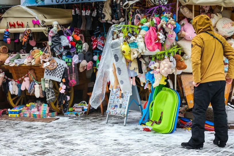 Zimą zastępują Arabów na Podhalu. "Są bardzo ciekawi tego, co lokalne"