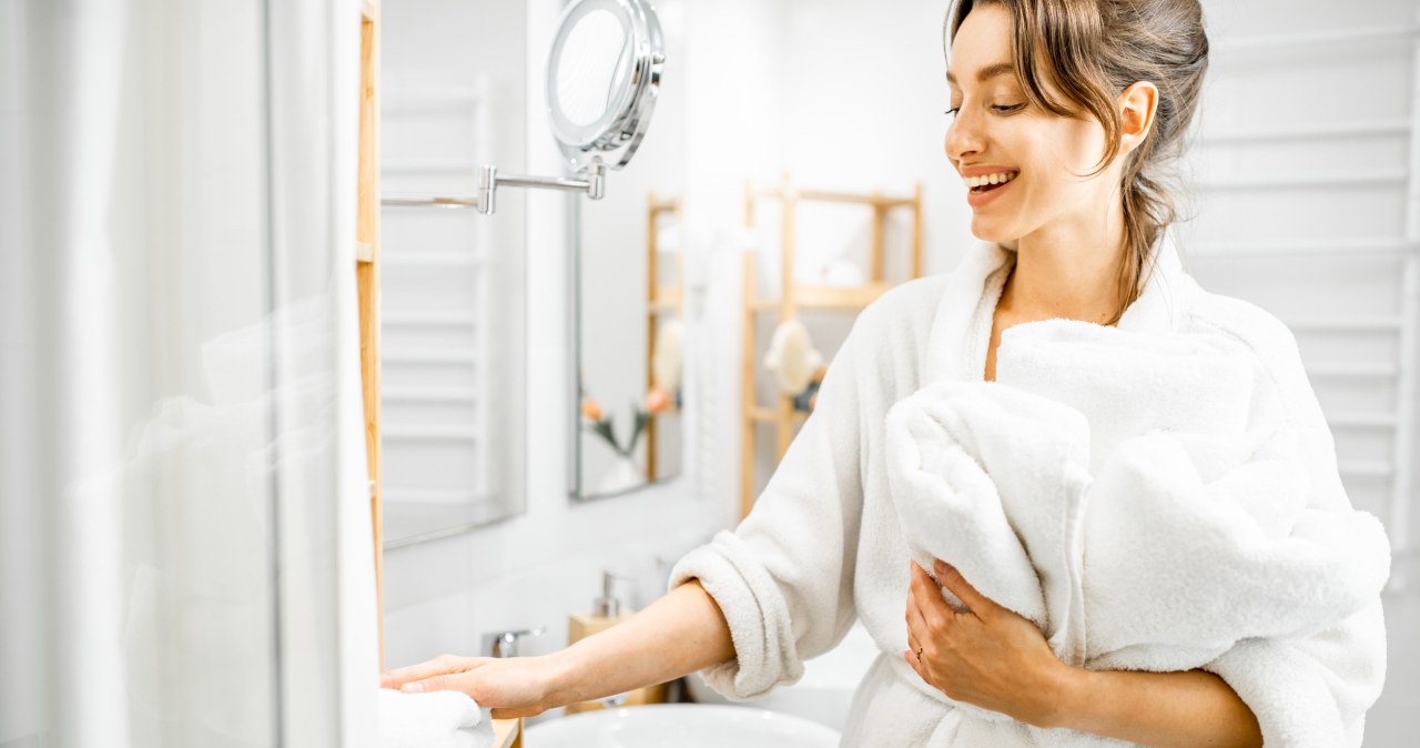 Nie ignoruj tego w łazience. Co grozi, gdy prysznic i pralka pracują razem?