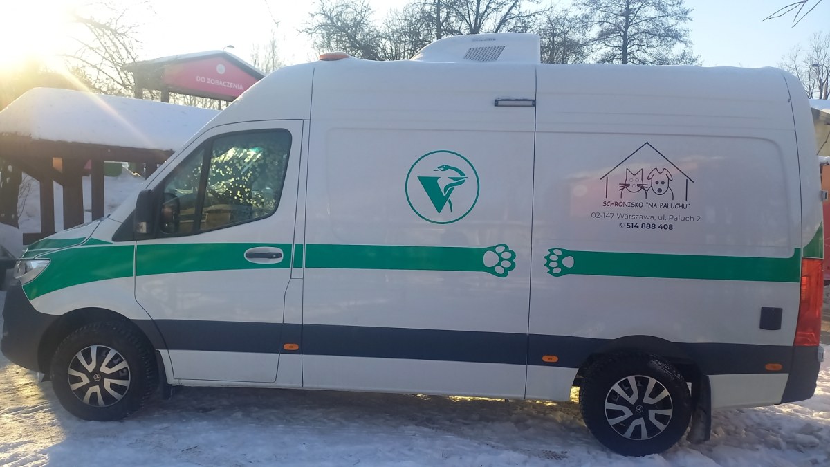 Pierwsza w Polsce specjalistyczna karetka weterynaryjna wyjechała na ulice Warszawy