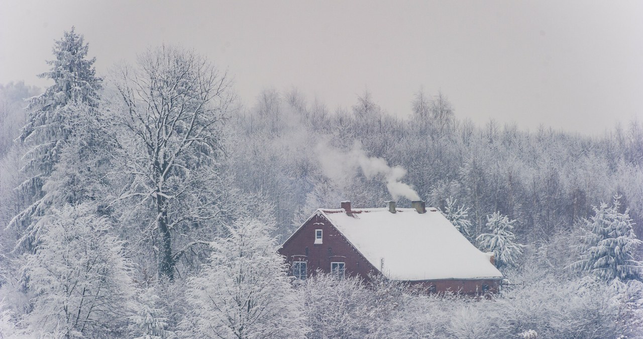 Jaka temperatura powinna być w domku jednorodzinnym, gdy na zewnątrz mrozy?