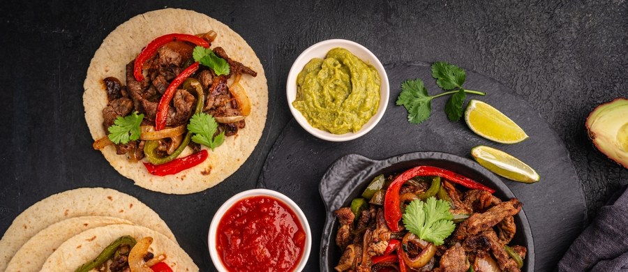 Mroźno! A nic tak nie rozgrzewa jak choćby gorąca pikantna zupa. Z dużą ilością czosnku, mocno doprawiona pieprzem lub z dodatkiem papryczki chili – od samego wymieniania tych składników robi się cieplej. Czy jednak możemy ostro przesadzić? Kiedy takie danie może zaszkodzić? 