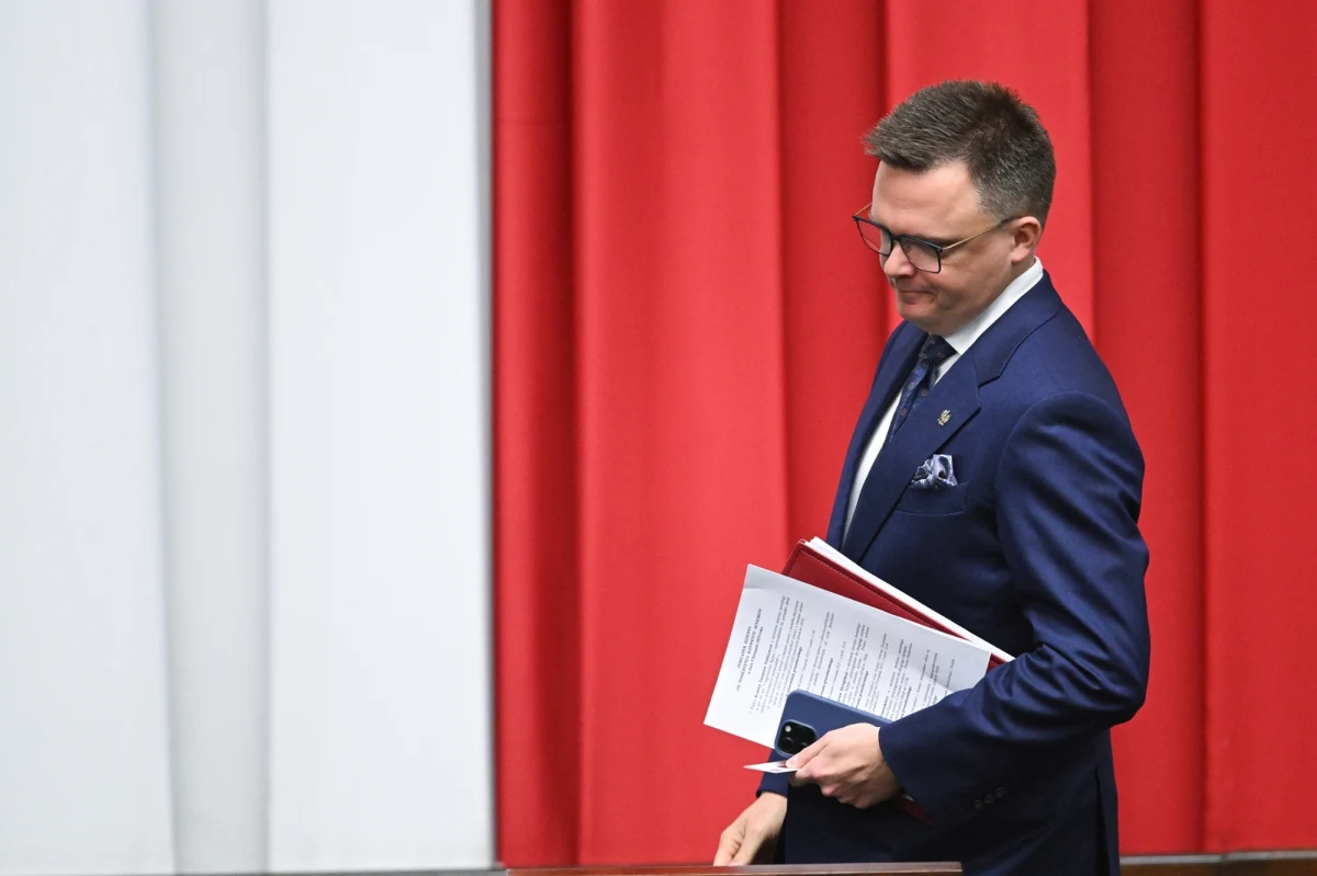 "Przekazałem dziś członkom Rady Krajowej w serdecznej wiadomości, że decyzje Kandydatek walczących o fotel Przewodniczącej skłaniają mnie do oddania w ich ręce pełnej odpowiedzialności za kolejne decyzje dotyczące partii" - poinformował w mediach społecznościowych wicemarszałek Sejmu Szymon Hołownia. Można to odczytywać jako próbę przecięcia spekulacji dotyczących jego udziału w walce o fotel lidera Polski 2050. 
