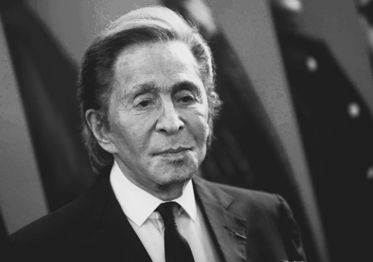 W wieku 93 lat zmarł Valentino Garavani, założyciał znanego na całym świecie domu mody Valentino - podała "La Repubblica". Informację potwierdziła fundacja projektanta. 