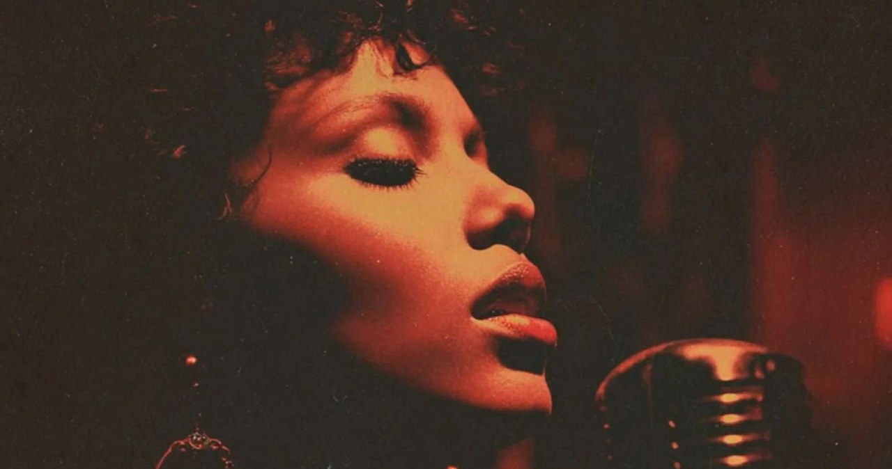 Tajemnicza piosenkarka robi furorę na całym świecie. Ma miliony wyświetleń