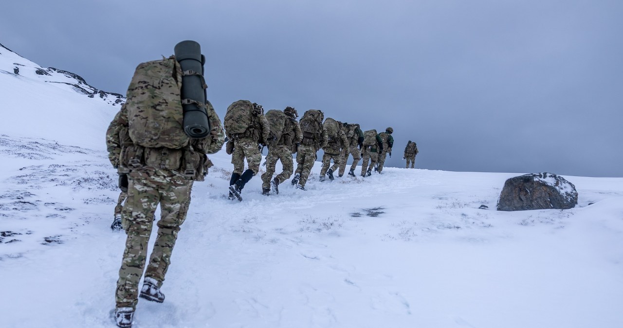 Dania wysyła więcej wojsk do Grenlandii. Długoterminowa misja w Arktyce