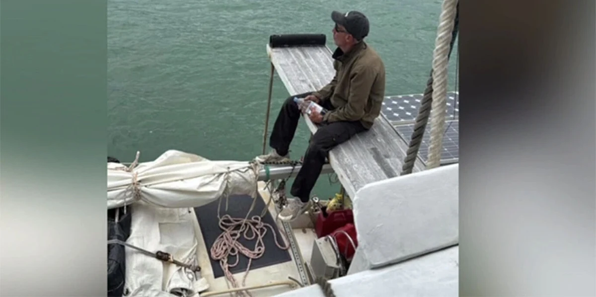 Amerykanin Charles Wayne Zimmerman został skazany przez rosyjski sąd na pięć lat pozbawienia wolności za nielegalne przekroczenie granicy z bronią. Mężczyzna przypłynął do Rosji jachtem, by spotkać się z poznaną w internecie kobietą.