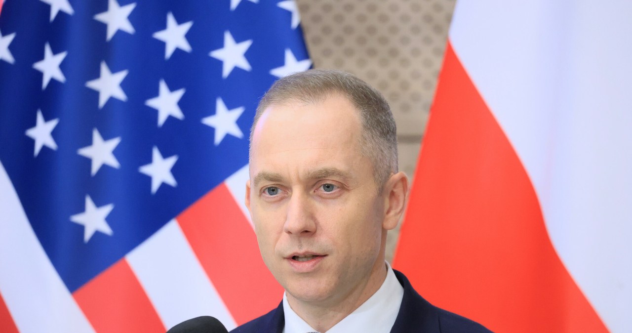 Prezydent krytykuje wydatki na obronność. "Pomylił swoją rolę"