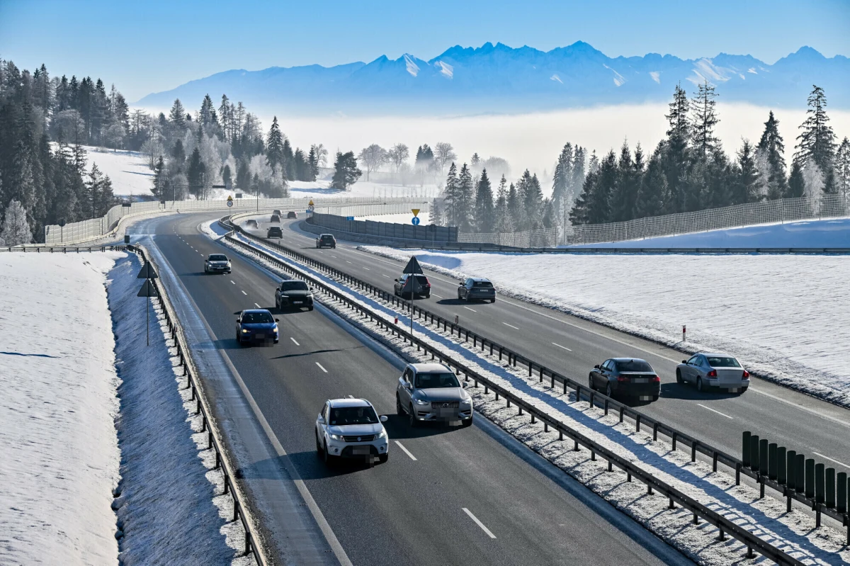 Prawie 20 tysięcy pism, ankiet, uwag i wniosków trafiło do Generalnej Dyrekcji Dróg Krajowych i Autostrad od mieszkańców Małopolski w sprawie przebiegu trasy S7. Chodzi o planowany fragment ekspresówki z Krakowa do Myślenic.