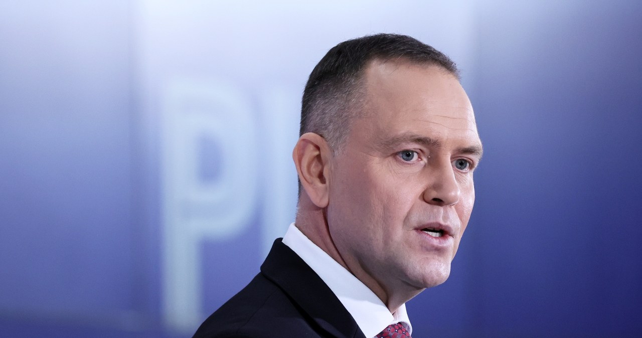 "Emerytura Nawrockiego" pod ostrzałem. Eksperci wytykają pułapki