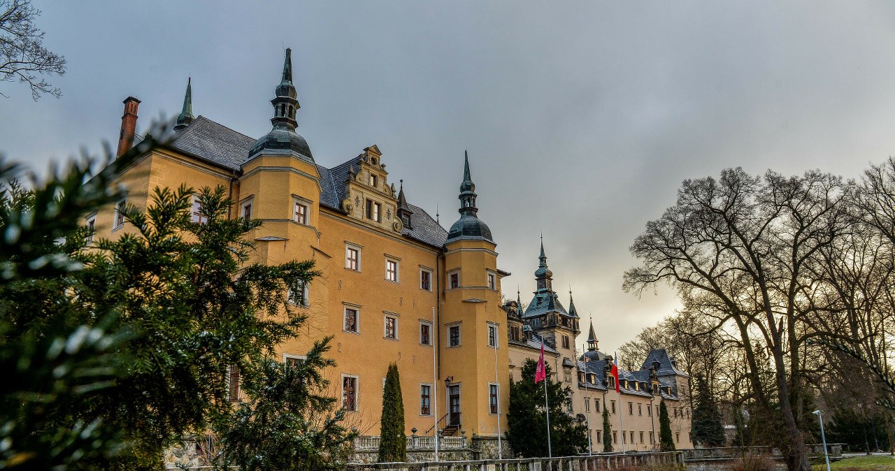 Drugie życie starych rezydencji. Zamki i pałace zapraszają na relaks i noclegi