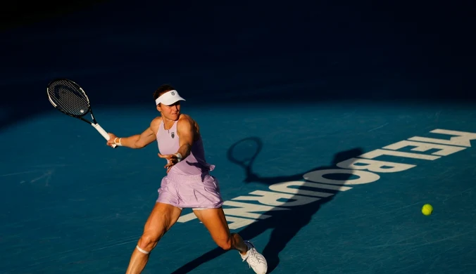 Rozstawiona "strzelba" wypada z drogi Świątek. Mimo 6:0, 5:2 i meczboli