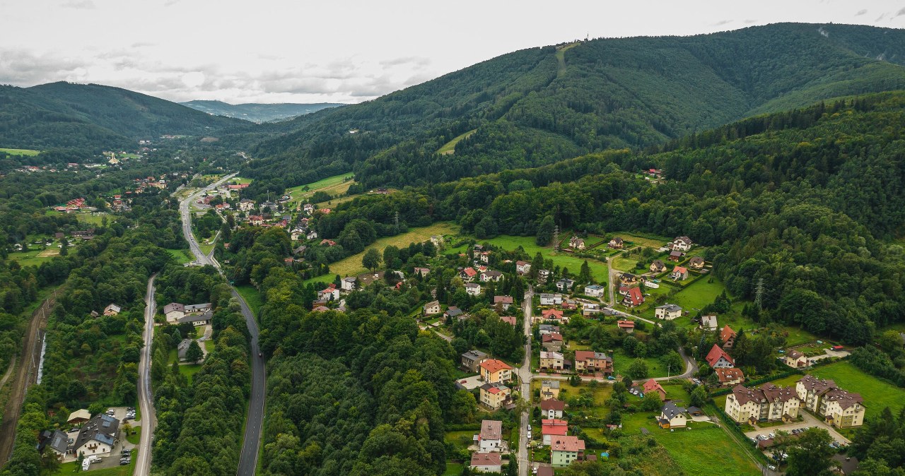 Beskidy. Ikona PRL na sprzedaż. Znajduje się w znanym uzdrowisku