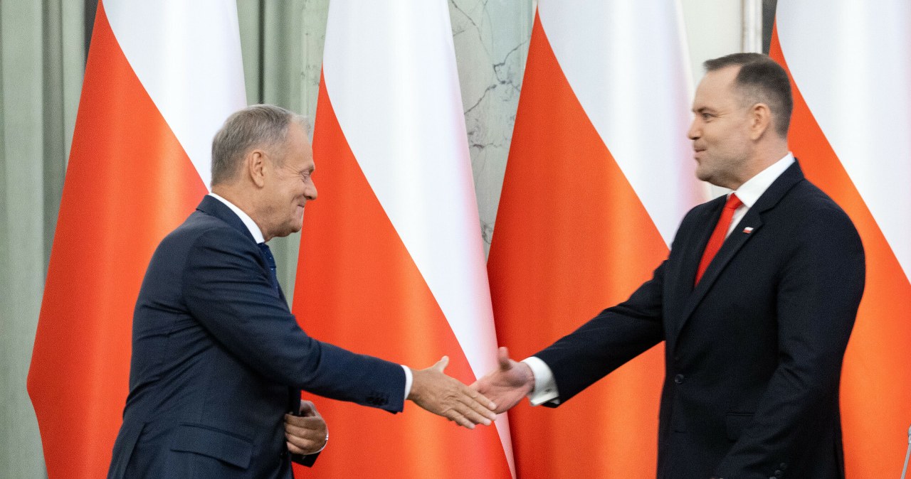 wiadomości,aktualności,Interia Budżetowe starcie Karola Nawrockiego i Donalda Tuska. To sytuacja win-win [OPINIA]