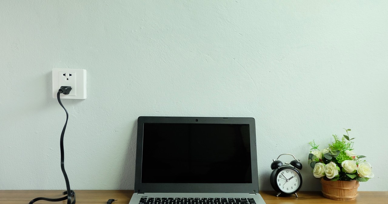 Ten błąd popełniamy nagminnie. To dlatego laptop traci moc